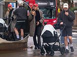 O orgulhoso novo pai Jamie Laing tira fotos de Sophie Habboo e do bebê Ziggy enquanto eles são fotografados juntos como uma família pela primeira vez O orgulhoso novo pai Jamie Laing tira fotos de Sophie Habboo e do bebê Ziggy enquanto eles são fotografados juntos como uma família pela primeira vez