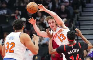 O papel de Tyler Kolek nos Knicks cresceu com outro pagamento online da Copa da NBA Tyler Kolek faz um passe para Karl-Anthony Towns durante a vitória dos Knicks por 117-101 sobre os Raptors nas quartas de final da Copa da NBA em 9 de dezembro de 2025.