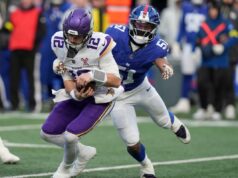 O pênalti brutal de Abdul Carter elimina o jogo potencial dos Giants para mudar o jogo O linebacker do New York Giants, Abdul Carter (51), demite o quarterback do Minnesota Vikings, Max Brosmer (12).
