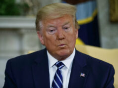 O plano de vingança de Trump se desfaz quando outro grande júri o rejeita ARQUIVO - A procuradora-geral de Nova York, Letitia James, fala durante uma entrevista coletiva em frente ao tribunal federal de Manhattan, em Nova York, 14 de fevereiro de 2025. (AP Photo / Yuki Iwamura, Arquivo)