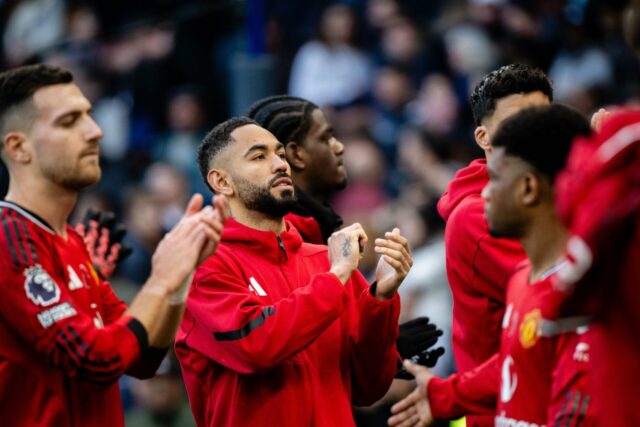 Matheus Cunha warming up against Tottenham