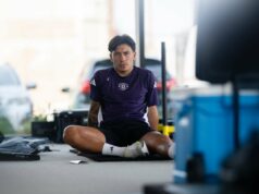 O que Ruben Amorim fez para ajudar Lisandro Martinez na recuperação de lesão foi comparado a Erik ten Hag Ruben Amorim com traje do Manchester United durante derrota para o Everton.