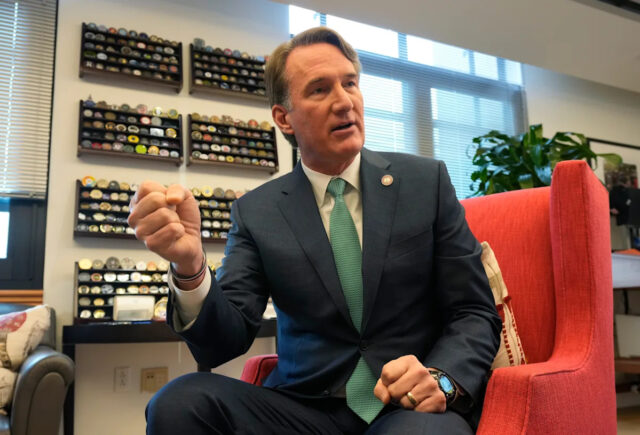 O que o governador republicano da Virgínia, Glenn Youngkin, fará Yahoo news home