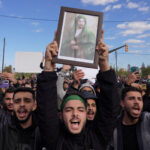 O que sabemos sobre confrontos mortais após protestos na Síria