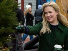 O que você encontrará em (quase) todos os filmes de férias marcantes: neve falsa, árvores O que você encontrará em quase todos os filmes de férias marcantes: Um Natal em Newport