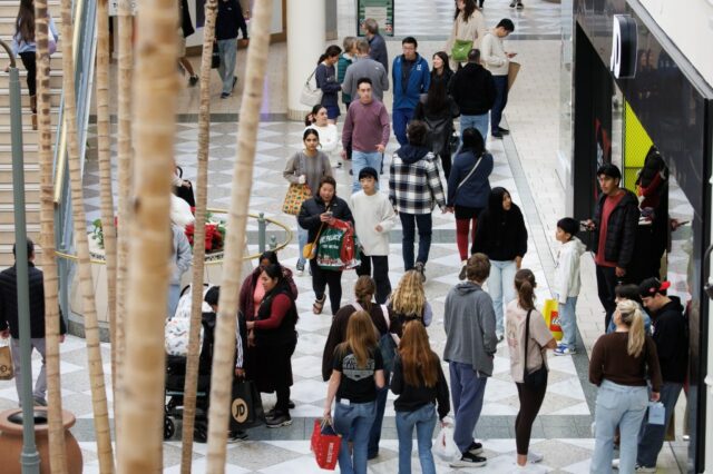 O ritmo de gastos da Cyber ​​​​Monday fica atrás da Black Friday pelo segundo ano
