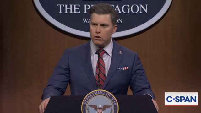 O secretário de Defesa Pete Hegseth aborda o ataque venezuelano O secretário de Defesa Pete Hegseth aborda o ataque venezuelano na abertura fria do SNL