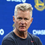 O técnico do Golden State, Steve Kerr, usa o ataque da Brown University para renovar o controle de armas