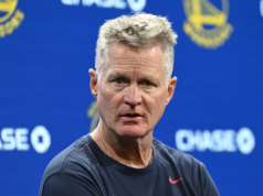 O técnico do Golden State, Steve Kerr, usa o ataque da Brown University para renovar o controle de armas O técnico do Golden State, Steve Kerr, usa o ataque da Brown University para renovar o controle de armas