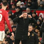 Joshua Zirkzee em ação durante a partida da Premier League entre Manchester United e Wolves em Old Trafford em 2025 em Manchester, Inglaterra.