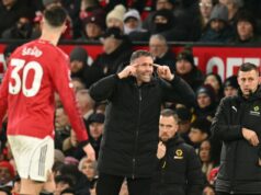 O técnico do Wolves deu instruções claras depois que torcedores ‘infelizes’ do Man Utd revelaram seus sentimentos em Old Trafford Joshua Zirkzee em ação durante a partida da Premier League entre Manchester United e Wolves em Old Trafford em 2025 em Manchester, Inglaterra.