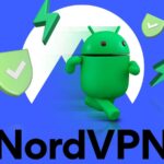 Uma mulher usando seu telefone enquanto anéis azuis brilhantes a envolvem, com um ícone NordVPN flutuando acima do dispositivo.