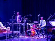 O último trabalho do grande Tabla Zakir Hussain, ‘Murmurs of Time’, prepara o cenário para uma nova geração O último trabalho do grande Tabla Zakir Hussain, 'Murmurs of Time', prepara o cenário para uma nova geração