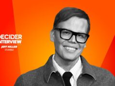 O vencedor do Emmy, Jeff Hiller, elogia a estrela de ‘Stumble’ Jenn Lyon como a “rainha da comédia”: “Ela faz tudo com um ousado lábio vermelho” O vencedor do Emmy, Jeff Hiller, elogia a estrela de 'Stumble' Jenn Lyon como a “rainha da comédia”: “Ela faz tudo com um ousado lábio vermelho”