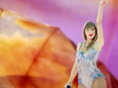 O vestido camiseta confortável de Taylor Swift se parece com este achado de US $ 13 na Amazon Taylor Swift e Travis Kelce são vistos em 28 de dezembro de 2024 na cidade de Nova York.