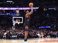 OG Anunoby faz retorno sólido à escalação dos Knicks em minutos restritos O atacante do New York Knicks, OG Anunoby # 8, fez um arremesso de três pontos durante o segundo quarto.