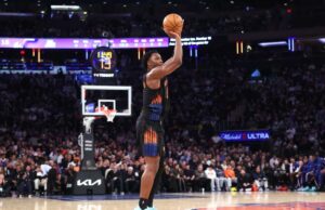 OG Anunoby faz retorno sólido à escalação dos Knicks em minutos restritos O atacante do New York Knicks, OG Anunoby # 8, fez um arremesso de três pontos durante o segundo quarto.