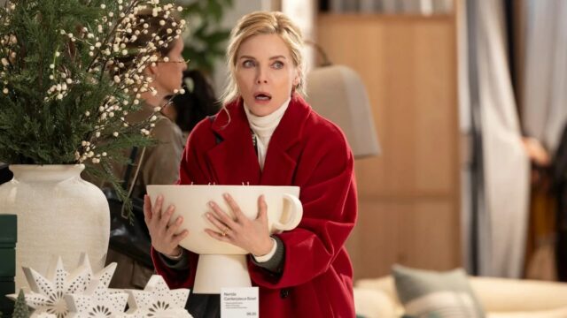 'Oh. O que. Diversão.' Crítica: Michelle Pfeiffer torna os espíritos - e esta comédia - brilhantes
