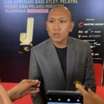 Oki Rengga avalia o assistente Arne Slot como adequado para treinar a seleção nacional: ele tem sangue indonésio