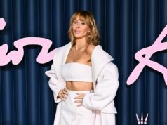 Olivia Attwood mostra seu abdômen incrivelmente tonificado em uma combinação branca minúscula no Fashion Awards – poucos dias depois de revelar que se sentia às ‘portas da morte’ com infecção de garganta e gripe Olivia Attwood, 34, parecia estar bem de saúde após seu recente diagnóstico de infecção de garganta enquanto participava do Fashion Awards no Royal Albert Hall de Londres na segunda-feira