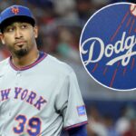 O arremessador do Boston Red Sox, Jonathan Papelbon, reage após finalizar a final.