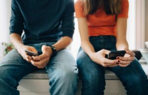 OpenAI adiciona novas regras de segurança para adolescentes ao ChatGPT enquanto legisladores avaliam os padrões de IA para menores OpenAI adiciona novas regras de segurança para adolescentes ao ChatGPT enquanto legisladores avaliam os padrões de IA para menores