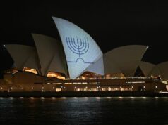 Opera House se iluminou com uma ‘mensagem poderosa’ para o mundo após o ataque de Bondi Opera House se iluminou com uma 'mensagem poderosa' para o mundo após o ataque de Bondi