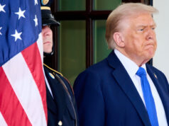 Os 10 principais motivos pelos quais o Partido Republicano está ferrado em 2026 Esta foto combinada mostra os candidatos a governador de Nova Jersey, o republicano Jack Ciattarelli, à esquerda, e a democrata Mikie Sherrill durante o debate final na corrida para governador, 8 de outubro de 2025, em New Brunswick, NJ (AP Photos/Heather Khalifa)