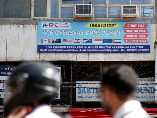 Os EUA expandirão a mídia social e a verificação de histórico de trabalho para vistos H-1B
