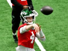 Os Jets têm um grande objetivo para Brady Cook à medida que a temporada se aproxima do fim O quarterback dos Jets, Brady Cook (4), treina em Florham Park, NJ.