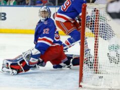 Os Rangers fracassam mais uma vez na feia derrota do Garden para os Canucks, que moram no porão Os Rangers fracassam mais uma vez na feia derrota do Garden para os Canucks, que moram no porão