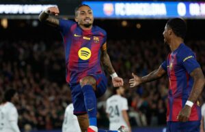 Os dois gols de Raphinha levam o Barcelona à vitória por 2 a 0 sobre o Osasuna e consolida a liderança na classificação da La Liga Os dois gols de Raphinha levam o Barcelona à vitória por 2 a 0 sobre o Osasuna e consolida a liderança na classificação da La Liga