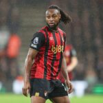 Antoine Semenyo durante a partida da Premier League entre Manchester United e Bournemouth em Old Trafford em 2025 em Manchester, Inglaterra.