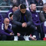 O técnico do Como, Cesc Fabregas, está de fora contra o Monza.