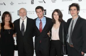 Os filhos de Rob e Michele Reiner dizem que um serviço memorial será realizado em uma ‘data posterior’ Os filhos de Rob e Michele Reiner dizem que um serviço memorial será realizado em uma ‘data posterior’