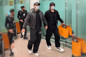 Os influenciadores Rajab Butt e Nadeem 'Naniwala' Mubarak receberam fiança Os influenciadores Rajab Butt e Nadeem 'Naniwala' Mubarak concederam fiança provisória em caso de aplicativo de jogos de azar. Os TikTokers Rajab Butt e Nadeem 'Naniwala' Mubarak chegam ao aeroporto de Islamabad carregando sacolas de compras e usando bonés e máscaras faciais.