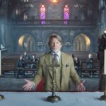 Daniel Craig e Josh O'Connor em Wake Up Dead Man