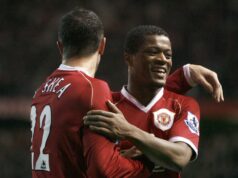 Os melhores laterais-esquerdos do Manchester United do século 21, 25 anos dos anos 2000 Gabriel Heinze, do Manchester United, comemora contra o Watford.