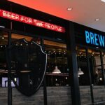 BrewDog, a moderna marca de cerveja artesanal 'punk', recebeu o vergonhoso prêmio de 'Melhoria Necessária' em seu pub no principal shopping center do centro da cidade de Aberdeen (foto)