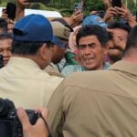 Os residentes de Agam começaram a chorar quando Prabowo visitou o posto de evacuação de desastres causados ​​pelas enchentes