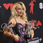 Desenho animado de Mike Luckovich