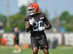 Packers adiciona ex-All-American RB em meio a lesão de Josh Jacobs Former Cleveland Browns running back Pierre Strong Jr.