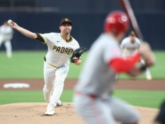 Padres trazem de volta o arremessador estrela em uma surpresa de US$ 75 milhões: relatório Padres trazem de volta o arremessador estrela em uma surpresa de US$ 75 milhões: relatório