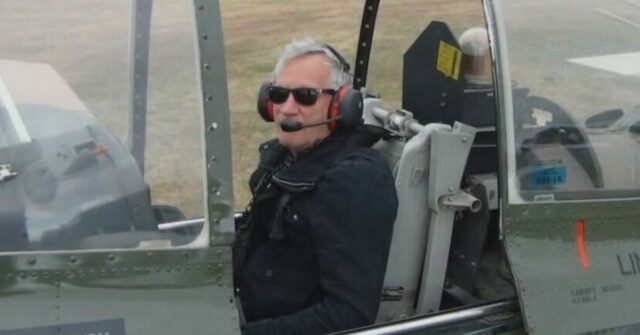 Pai vitoriano Les Crampton morre em incêndio em casa