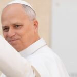 Papa Leão convoca cardeais do mundo para reunião “significativa”