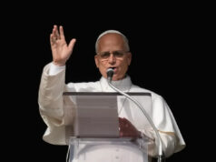 Papa oferece crítica gentil à cultura do Vaticano em saudação de Natal que lembra o passado Yahoo news home