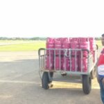 Para atender o abastecimento de combustível e GLP em Bener Meriah, a Pertamina Patra Niaga envia por via aérea