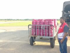 Para atender o abastecimento de combustível e GLP em Bener Meriah, a Pertamina Patra Niaga envia por via aérea Para atender o abastecimento de combustível e GLP em Bener Meriah, a Pertamina Patra Niaga envia por via aérea