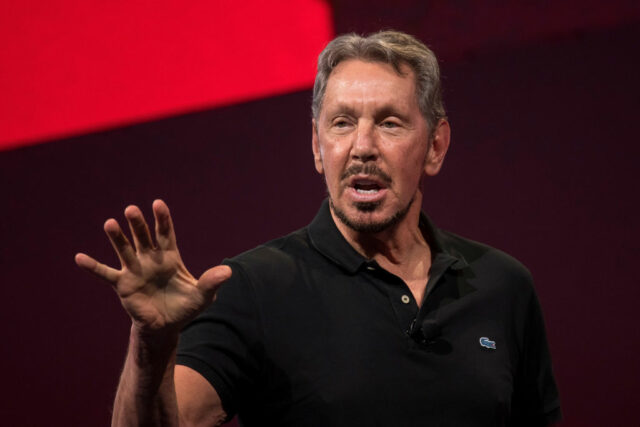 Paramount renova oferta pela Warner Bros, garantindo apoio de US$ 40 bilhões a Larry Ellison
