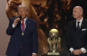 Participando do sorteio da Copa do Mundo de 2026, Donald Trump recebe o Prêmio FIFA da Paz Participando do sorteio da Copa do Mundo de 2026, Donald Trump recebe o Prêmio FIFA da Paz